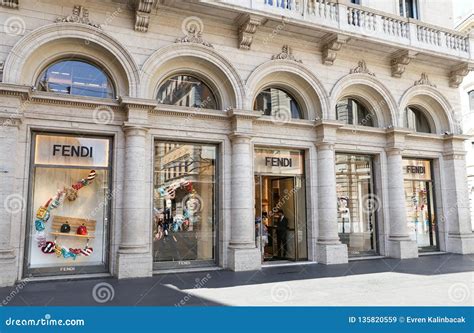 fendi negozio roma via